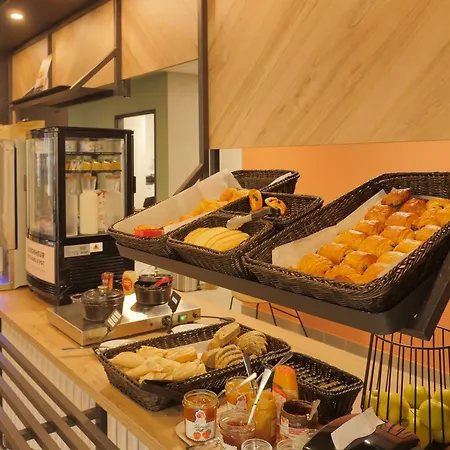 Rocadest La Cite מלון 3*