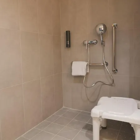 מלון Rocadest La Cite 3*